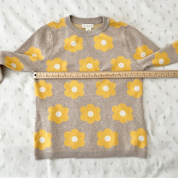 Cynthia Rowley Yellow Poppy Floral Sweater – Greige Crewneck Pullover, Medium - Picture 11 of 12